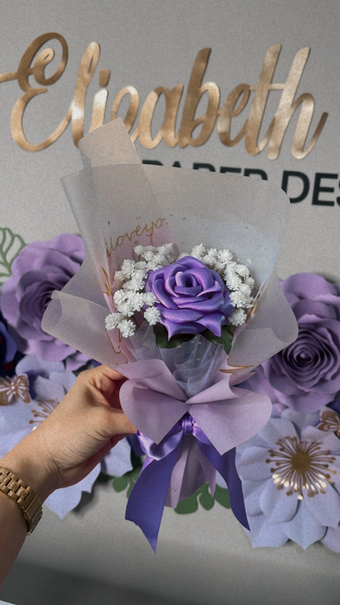 Bouquet of single Rosa Pomposa