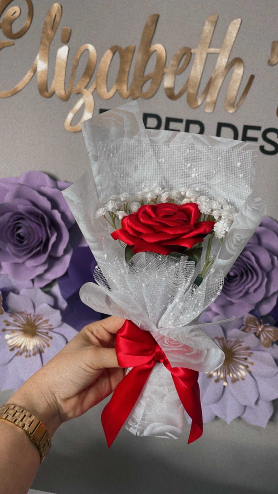 Bouquet of single Rosa Pomposa